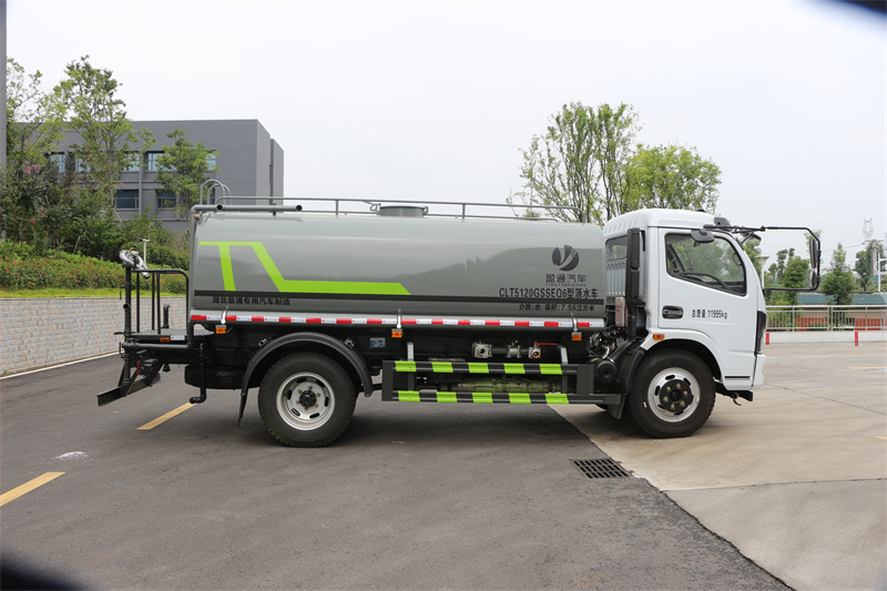 東風(fēng)福瑞卡 8 方灑水車